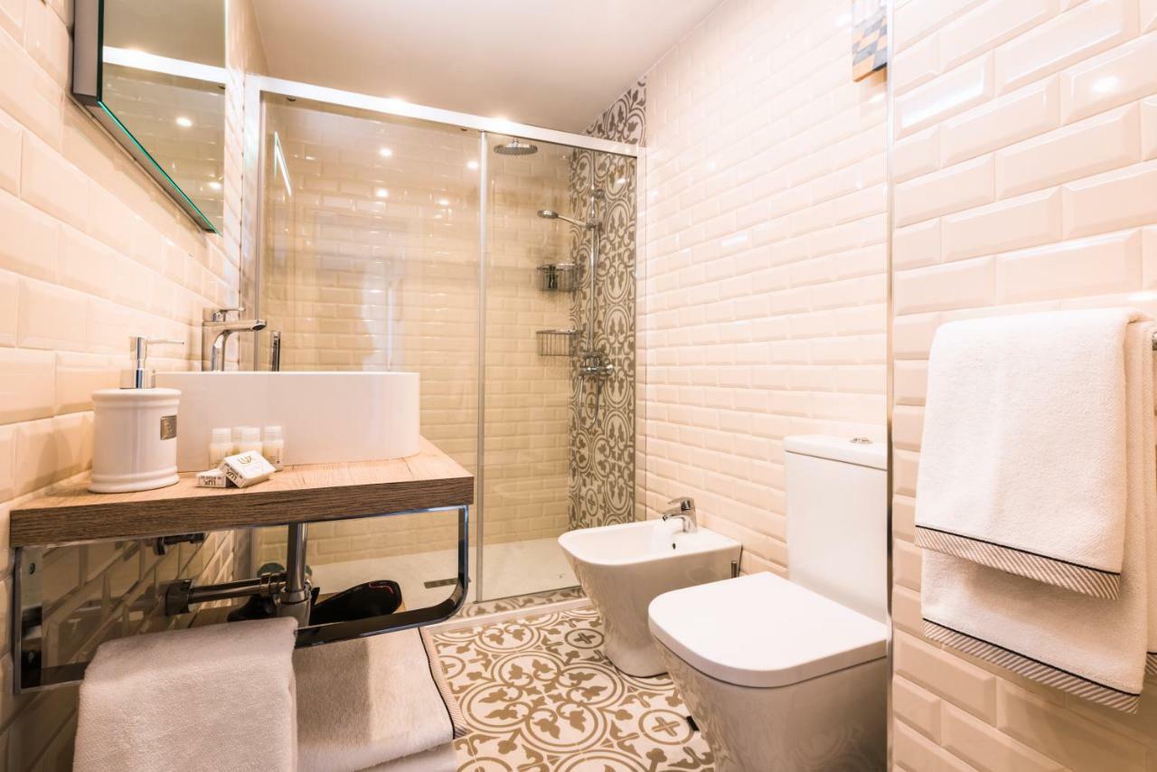 Malaga Centre Apartment With Parking Ngoại thất bức ảnh